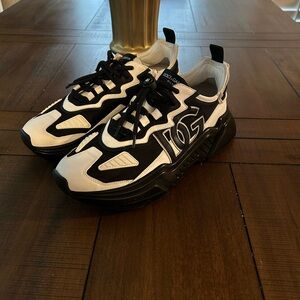 NIB Dolce & Gabbana Daymaster black and white Size 44 /11